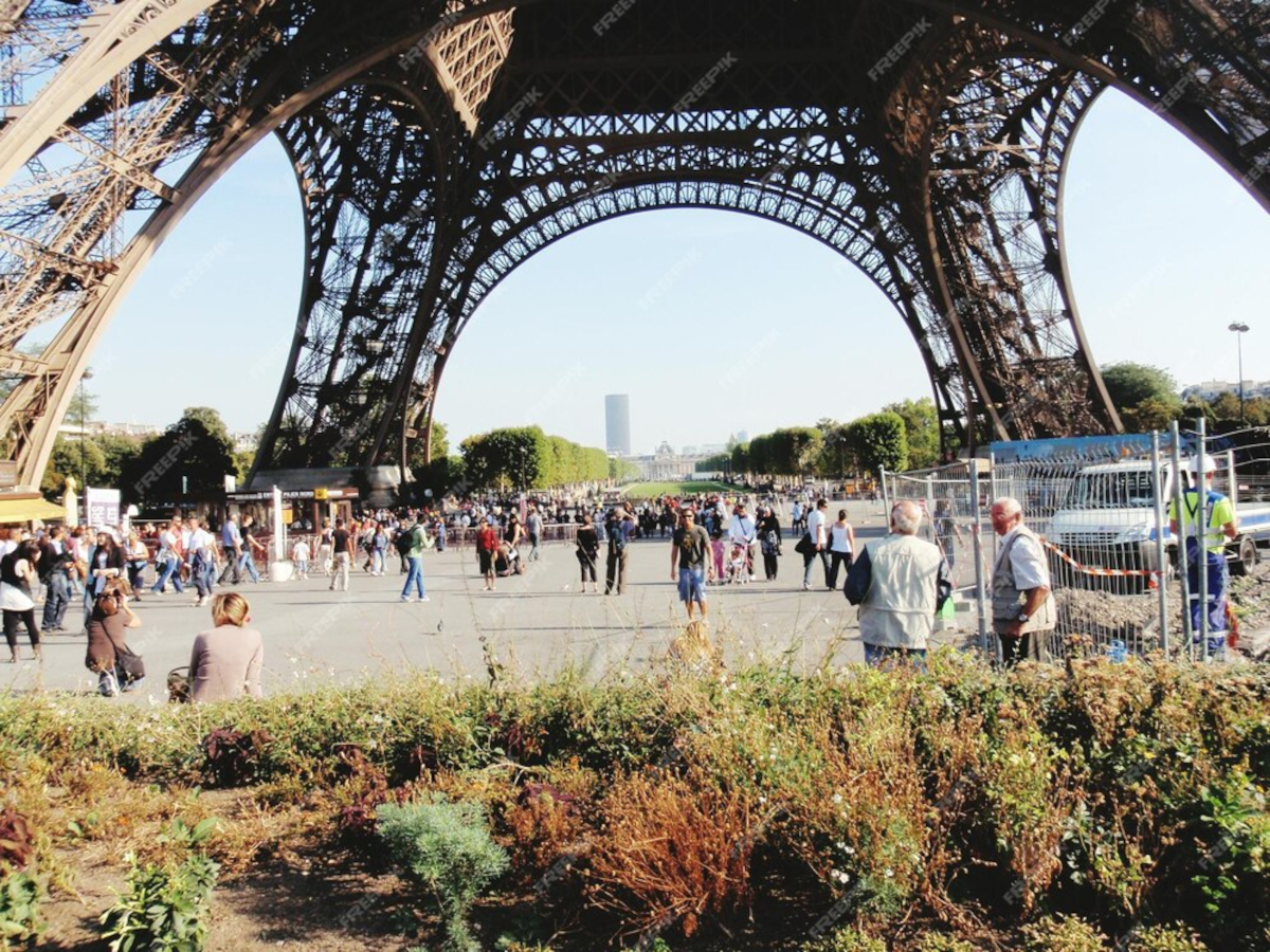 pied Tour Eiffel